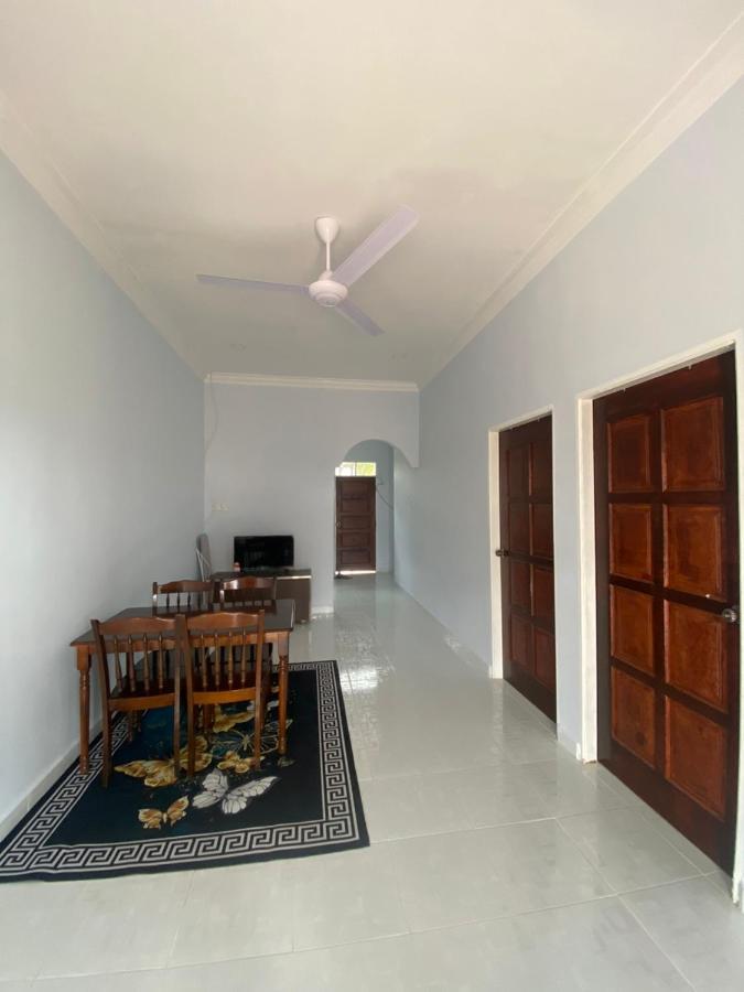 Tok Mek Homestay เซอติว ภายนอก รูปภาพ